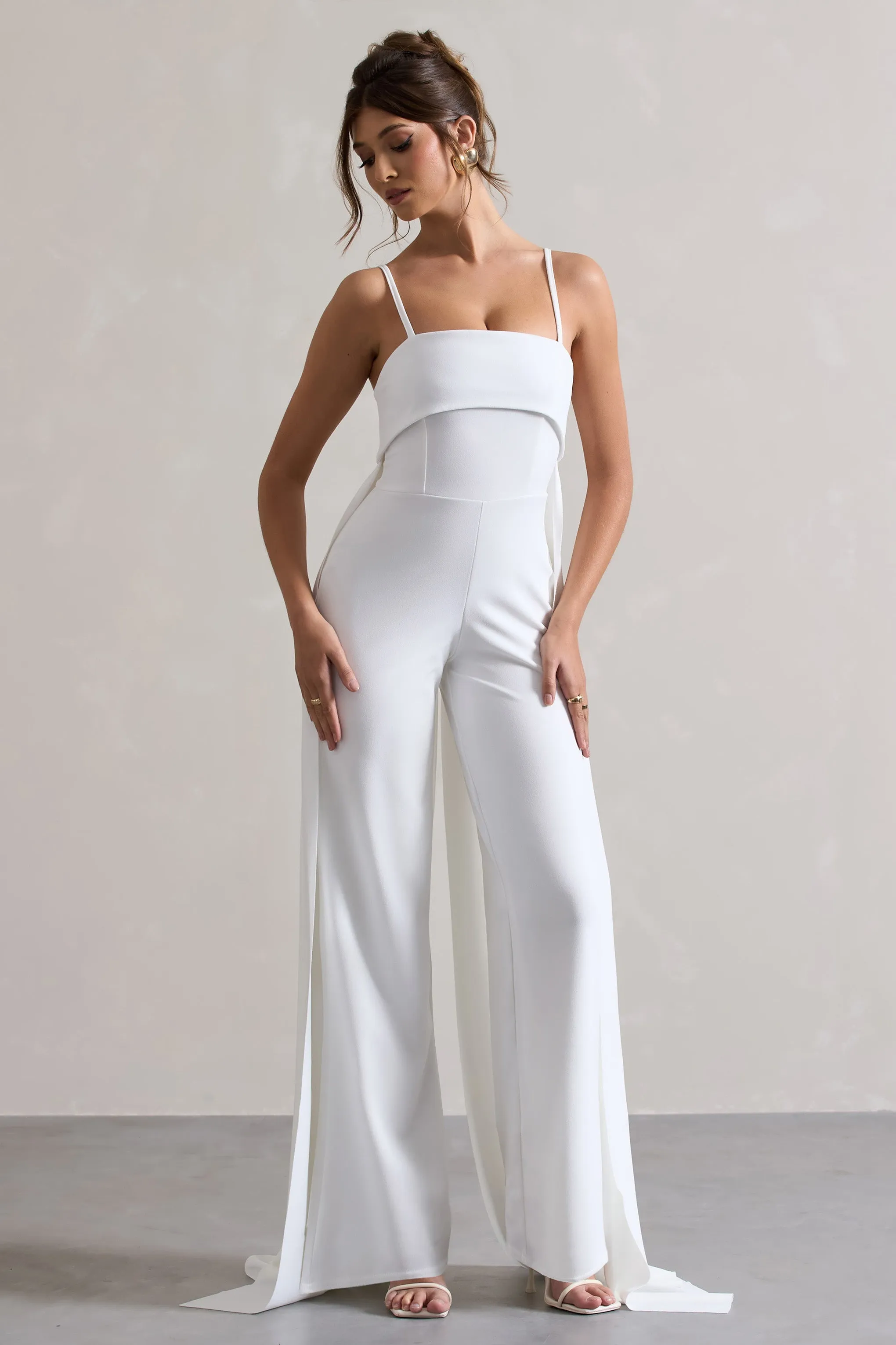Amaya | Combinaison blanche à jambes larges et cape