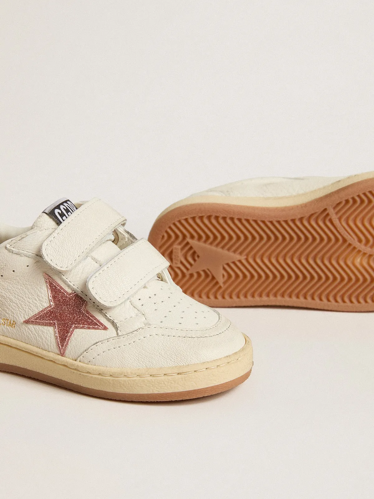 Ball Star Junior en cuir nappa avec étoile et contrefort à paillettes rose pêche | Golden Goose