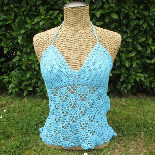 Débardeur dos nu en  crochet chic taille s ( 36/38 ) 100% coton couleur bleu clair