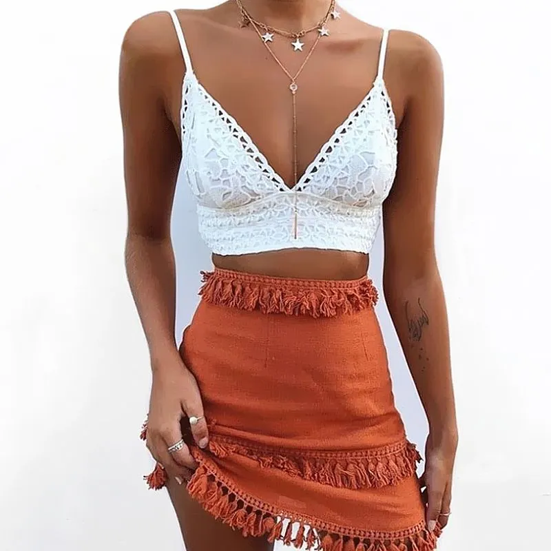 Jupe courte été et petits pompons macramé