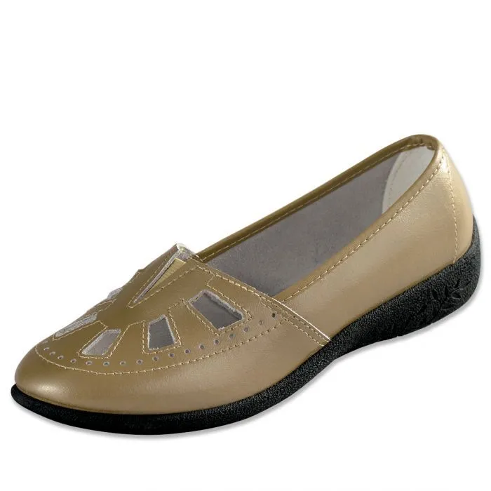 Les ballerines en cuir souple ajouré