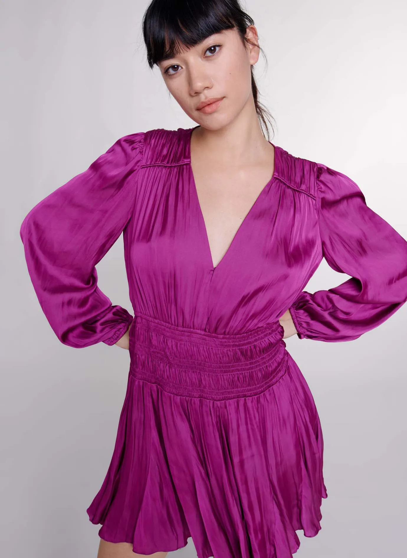 ROBE COURTE CINTRéE à COL V - MAJE pour FEMME | Printemps