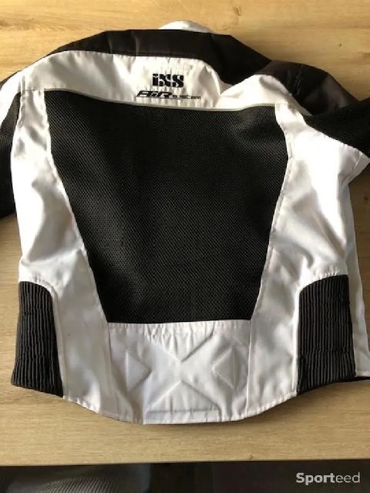 Veste été d'occasion Ajouté le : 03/04/2024